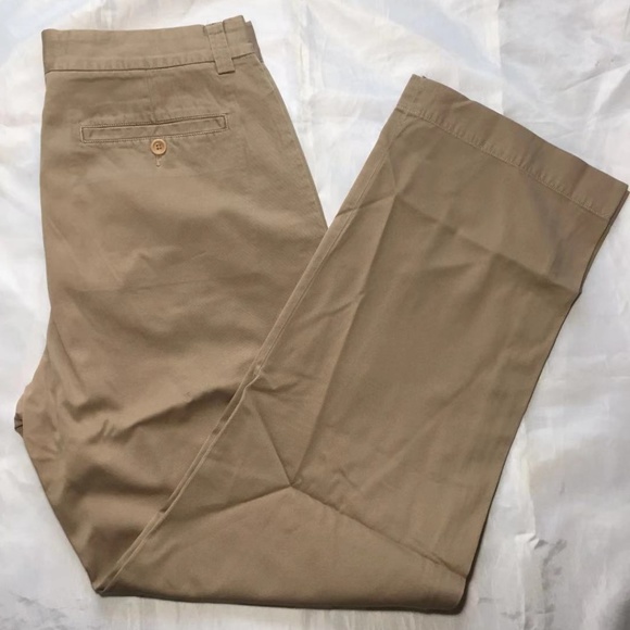 Men's khakis by Banana Republic size 33x32 - Picture 1 of 3